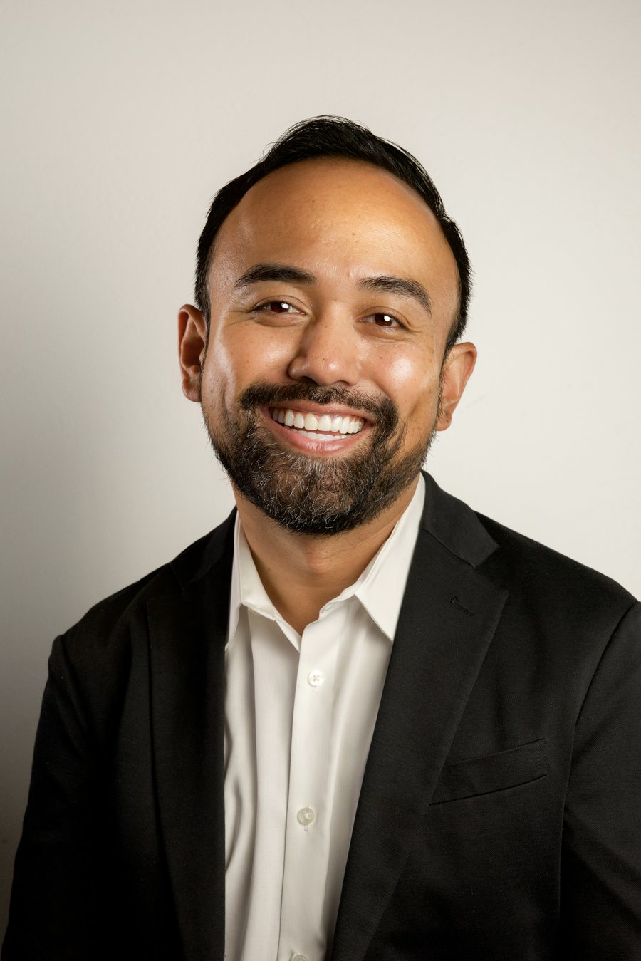 Justin Papa headshot